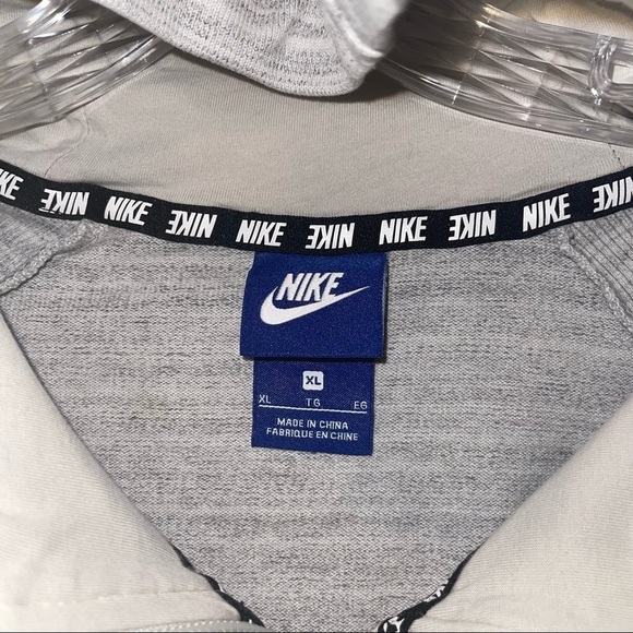 Nike Woman Hoody Jacket Size XL - Picture 8 of 8